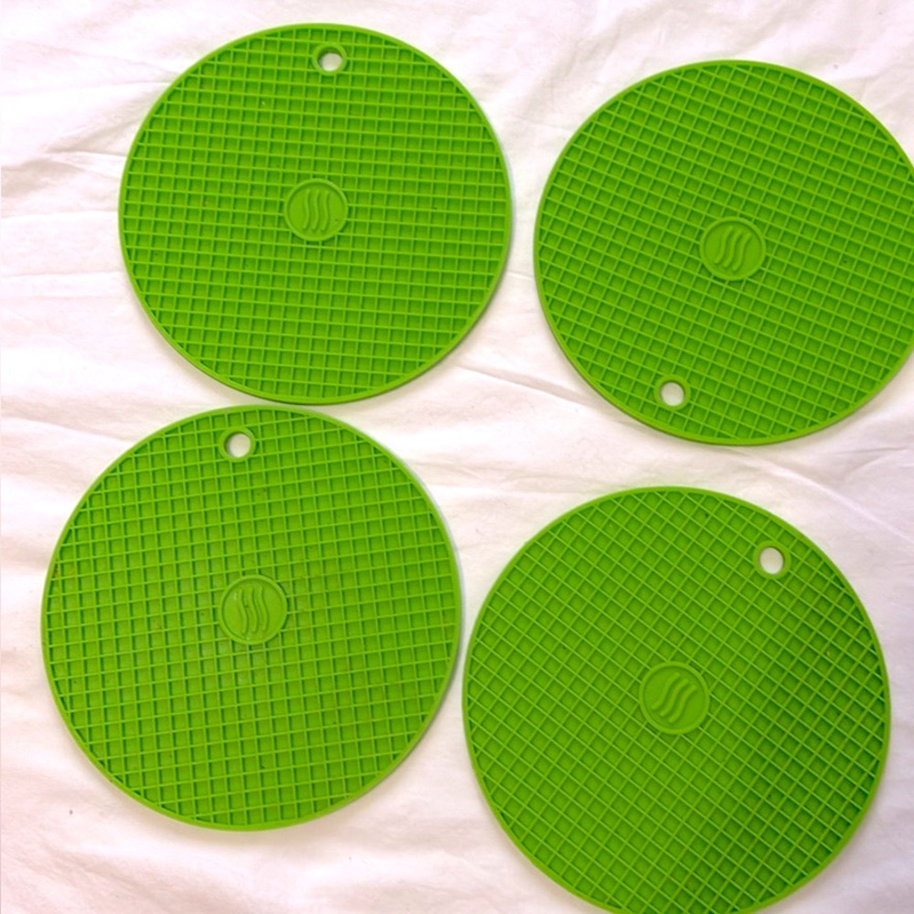 Thermoworks silicone hot pads/trivet’s set of 4 in apple green